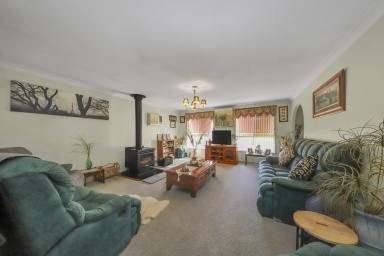 House For Sale - NSW - Tumut - 2720 - Comfort, Space & Entertaining Excellence (Image 2)