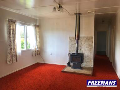 House For Lease - QLD - Kingaroy - 4610 - CONVENIENT LOCATION WITH SHED SPACE  (Image 2)