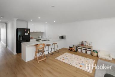 Duplex/Semi-detached For Lease - NSW - Inverell - 2360 - Modern Semi-New Duplex Living In A Prime Family Location (Image 2)
