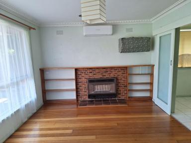 House For Lease - VIC - St Albans - 3021 - Spacious Family Living in Prime St Albans Location (Image 2)
