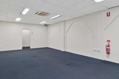 Retail For Lease - QLD - Toowoomba City - 4350 - Affordable CBD Tenancy w/ Room to Expand  (Image 2)