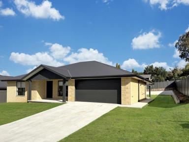 House For Sale - NSW - Young - 2594 - Sure To Impress  (Image 2)