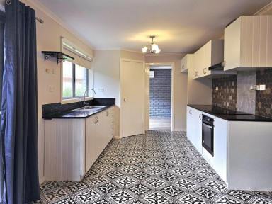 House For Lease - VIC - Bairnsdale - 3875 - NEWLY RENOVATED!  3 BED 2 BATH  (Image 2)