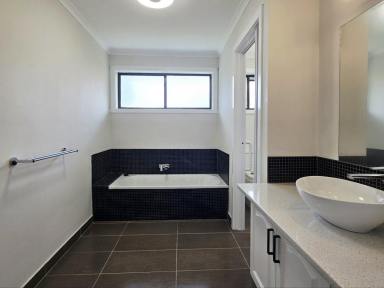 House For Lease - VIC - Bairnsdale - 3875 - NEWLY RENOVATED!  3 BED 2 BATH  (Image 2)