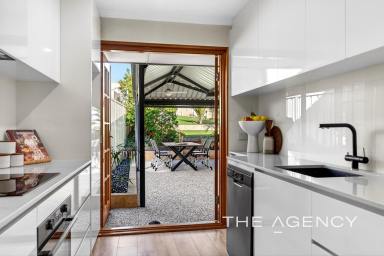 Duplex/Semi-detached For Sale - WA - Hillarys - 6025 - SIMPLY STUNNING!  (Image 2)