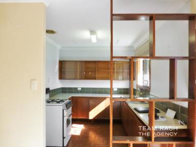 House For Sale - WA - Maylands - 6051 - PEACEFUL LIVING WITH SPACE &  CONVENIENCE  (Image 2)