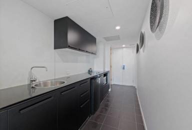 Unit For Lease - QLD - Pelican Waters - 4551 - FURNISHED ONE-BEDROOM APARTMENT FLEXIBLE 1 TO 3-MONTH STAYS PELICAN WATERS CALOUNDRA SUNSHINE COAST  (Image 2)