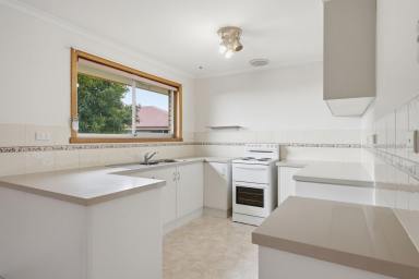 House For Lease - TAS - Montrose - 7010 - Comfortable Family Living in the Heart of Montrose (Image 2)