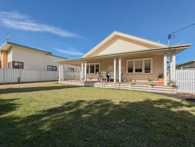 House For Sale - VIC - Swan Hill - 3585 - Timeless Character in a Prime Central Location  (Image 2)