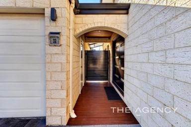 House For Sale - WA - Heathridge - 6027 - HIGH & HANDSOME WITH ALL THE "I WANTS"  (Image 2)