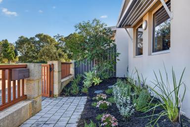 House For Sale - WA - Mandurah - 6210 - Cottage Charm Meets Modern Freedom. (Image 2)