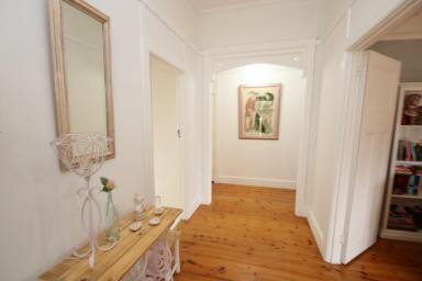 House For Sale - VIC - Rochester - 3561 - CHARMING CALIFORNIAN BUNGALOW  (Image 2)