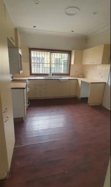 House For Lease - NSW - Liverpool - 2170 - Spacious Family Home In Convenient Location (Image 2)