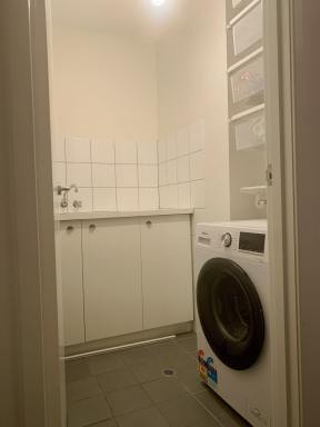Apartment For Lease - VIC - Melbourne - 3000 - Core location 2b2b for rent (Image 2)