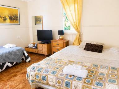 House For Lease - NSW - Bonalbo - 2469 - Quaint 3 Bedroom Cottage with Rural Views (Image 2)