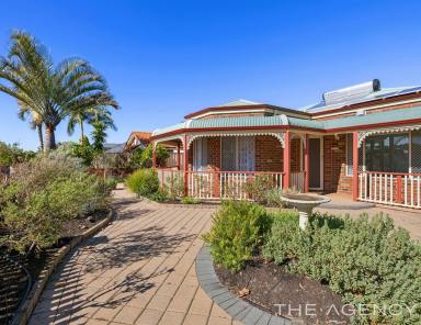House For Sale - WA - Canning Vale - 6155 - Parkside Family Living on 714sqm in Sought-After Ranford Estate (Image 2)
