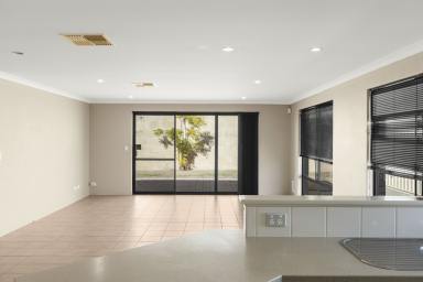 House For Sale - WA - Lakelands - 6180 - Spacious Family Living in the Heart of Lakelands (Image 2)