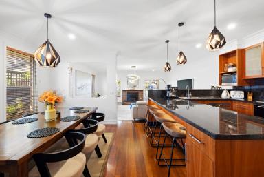 Townhouse For Lease - VIC - Mentone - 3194 - PRESTIGE LIVING IN DRESS CIRCLE MENTONE !  (Image 2)