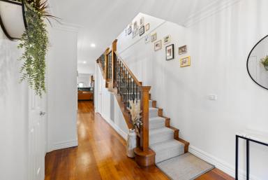 Townhouse For Lease - VIC - Mentone - 3194 - PRESTIGE LIVING IN DRESS CIRCLE MENTONE !  (Image 2)