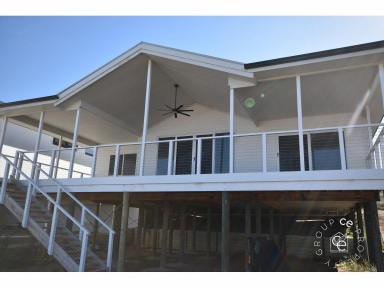 House For Lease - SA - Mannum - 5238 - Stunning Uninterrupted Waterfront Views (Image 2)