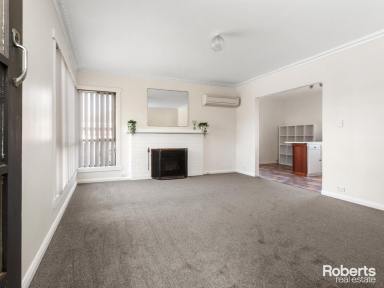 House For Lease - TAS - Newnham - 7248 - CHARMING 3 BEDROOM BRICK HOME (Image 2)