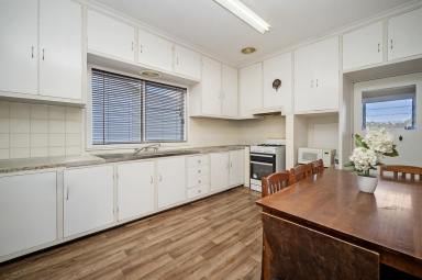 House For Sale - VIC - Hamilton - 3300 - Investment or first home opportunity in a quiet street (Image 2)