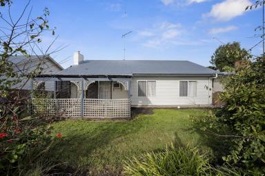 House For Sale - VIC - Hamilton - 3300 - Investment or first home opportunity in a quiet street (Image 2)
