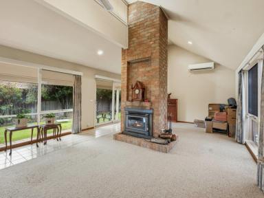 House For Sale - VIC - Eastwood - 3875 - PEACEFUL COURT LIVING WITH SPACE, PRIVACY & POTENTIAL  (Image 2)