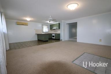 House For Lease - NSW - Inverell - 2360 - Family Home in a Quiet Cul-De-Sac (Image 2)