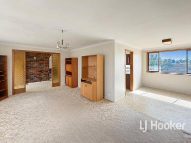 House For Sale - NSW - Inverell - 2360 - Solid Split-Level Home with Excellent Shedding (Image 2)