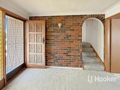 House For Sale - NSW - Inverell - 2360 - Solid Split-Level Home with Excellent Shedding (Image 2)