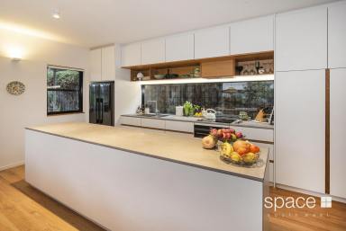 House For Sale - WA - Cowaramup - 6284 - Exceptional Residence  (Image 2)