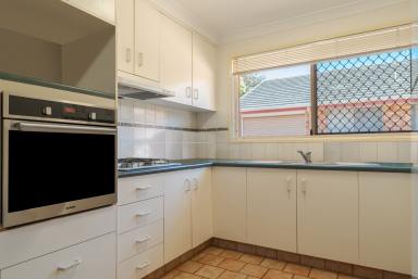 Unit For Lease - QLD - Newtown - 4350 - Neat & Tidy Unit Handy to Town  (Image 2)