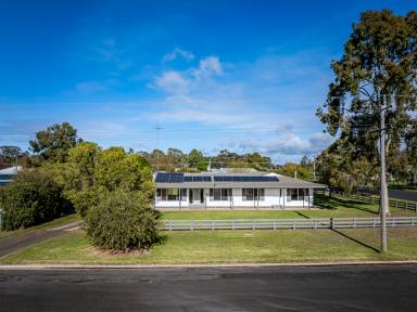 House For Sale - VIC - Edenhope - 3318 - The Complete Family Package Close to Lake Wallace  (Image 2)