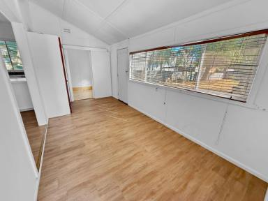 House For Sale - NSW - Leeton - 2705 - GREAT LOCATION (Image 2)