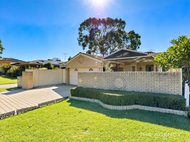 House For Sale - WA - Hamilton Hill - 6163 - Parkside Living with Light-Filled Appeal  (Image 2)