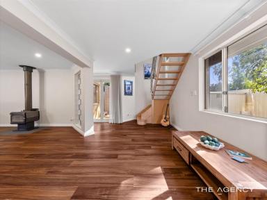 House For Sale - WA - Hamilton Hill - 6163 - Parkside Living with Light-Filled Appeal  (Image 2)