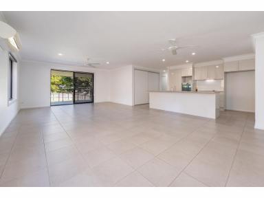 House For Sale - NSW - Forster - 2428 - Spacious Family Living, Close to Parks, Beaches and Town  (Image 2)