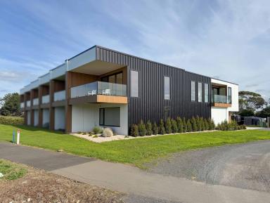 Townhouse For Lease - VIC - Portland - 3305 - Coastal Retreat with Stunning Ocean Views  (Image 2)