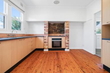 House For Lease - NSW - Raymond Terrace - 2324 - CHARMING HOME CLOSE TO CBD! (Image 2)