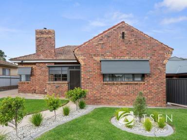 House For Sale - VIC - Flora Hill - 3550 - Classic Charm and Modern Updates (Image 2)