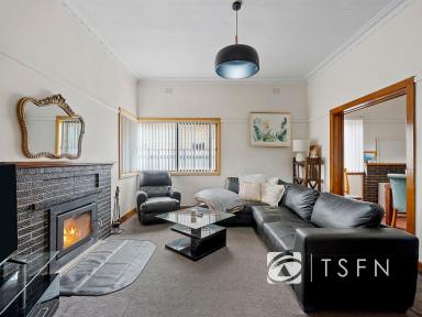House For Sale - VIC - Flora Hill - 3550 - Classic Charm and Modern Updates (Image 2)