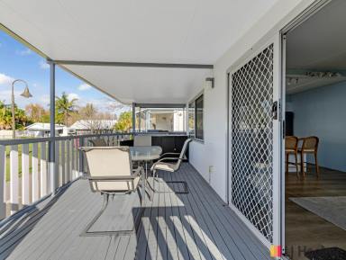 House For Sale - NSW - Batehaven - 2536 - Holiday Cabin NRMA Holiday Park with direct access to Corrigans Beach! Pet Friendly !  (Image 2)