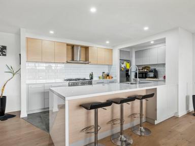 House For Sale - VIC - Nicholson - 3882 - CUSTOM BUILT, MODERN COMFORT & READY TO MOVE STRAIGHT IN  (Image 2)