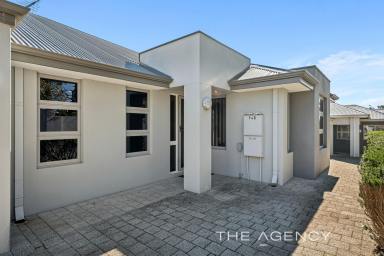 House For Sale - WA - Hamilton Hill - 6163 - A Private Coastal Sanctuary Near South Beach  (Image 2)