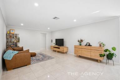 House For Sale - WA - Hamilton Hill - 6163 - Private Family Living in the Manning Park Precinct  (Image 2)