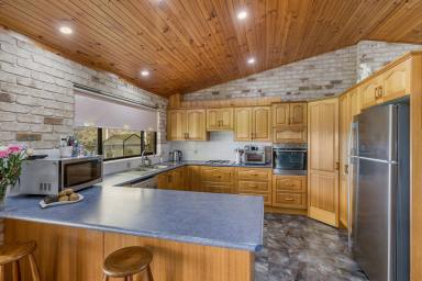 House For Sale - NSW - South Kempsey - 2440 - Country Calm, Coastal Convenience & Hobby Farm Appeal (Image 2)