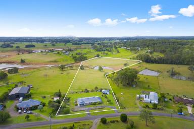 House For Sale - NSW - South Kempsey - 2440 - Country Calm, Coastal Convenience & Hobby Farm Appeal  (Image 2)