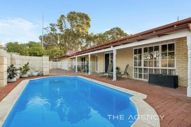 House For Sale - WA - Hillarys - 6025 - Laid-Back Luxury Wrapped in Nature!  (Image 2)