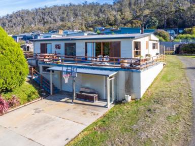 House For Sale - TAS - Bicheno - 7215 - Coastal Living - 4-Bedroom Family or Holiday Retreat in Bicheno (Image 2)